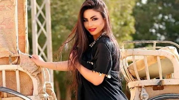 دوللي شاهين