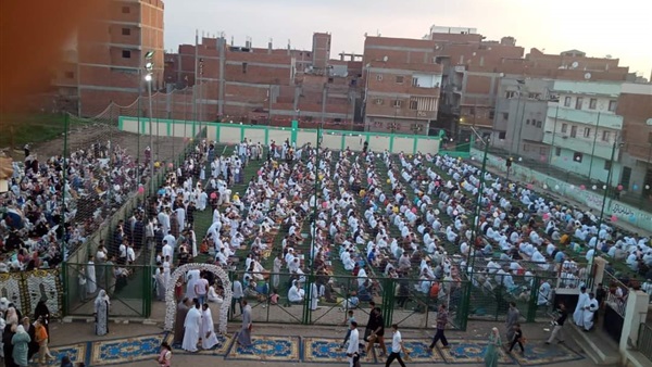 أجواء احتفالية بعيد