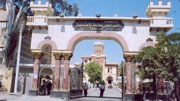 قيام 4 طالبات بالتزوير