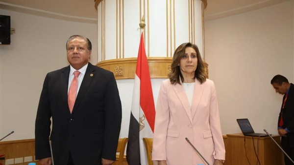 وزيرة الثقافة