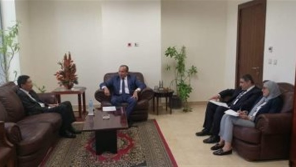 شركة سنغافورية تفتح