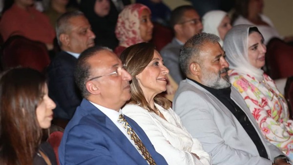 وزيرة الثقافة