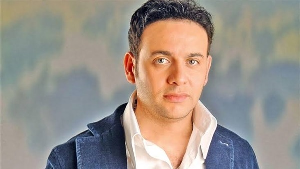 مصطفى قمر