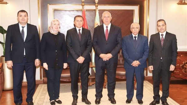 السفير الاوزبكى