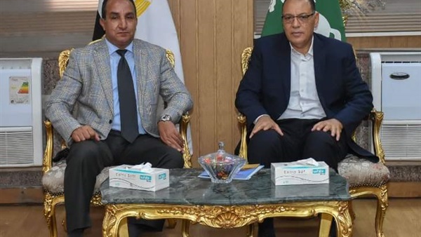 محافظ الشرقية يلتقي