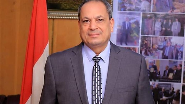 الدكتور محمود يوسف