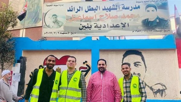 توزيع الأدوات المدرسية
