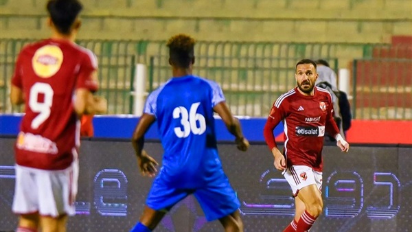 الأهلي يتعادل مع
