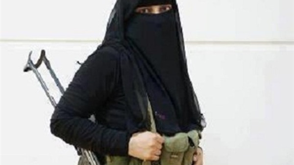 فتاة تنتمي لتنظيم