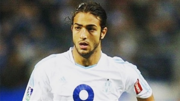 «ميدو» يرتدي قميص