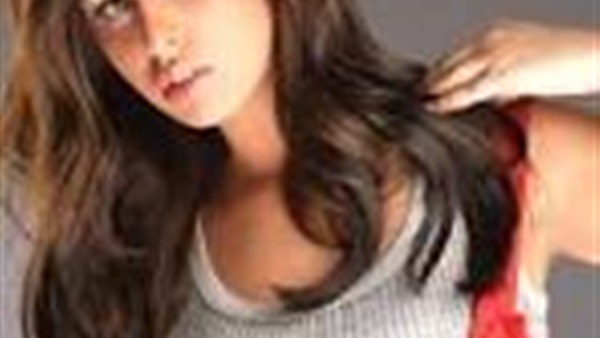 الفنانة مي سليم