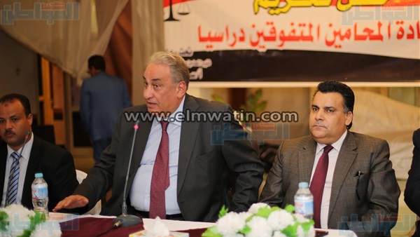 سامح عاشور يكرم أبناء