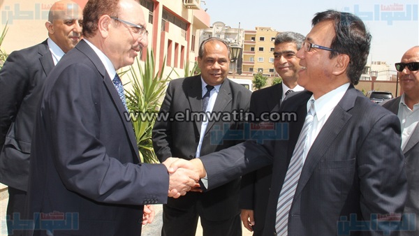 السفير الياباني ومحافظ