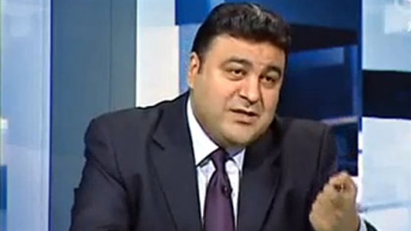 ياسر عبدالعزيز، الخبير