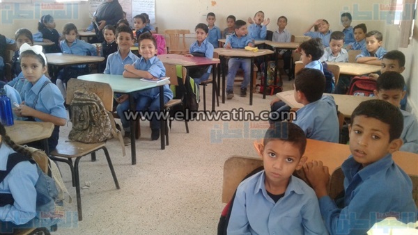 الأطفال داخل الفصول