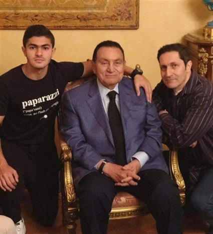 صورة مبارك في عيد