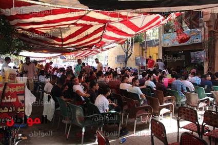 مقهى لمتابعة مباراة