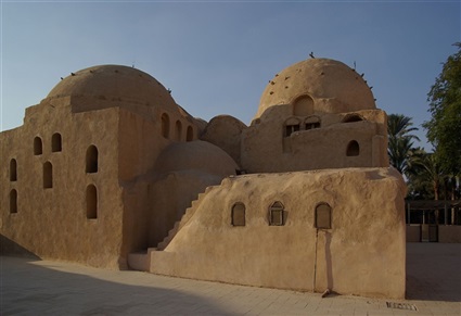 القلالي الحديثة مبنية