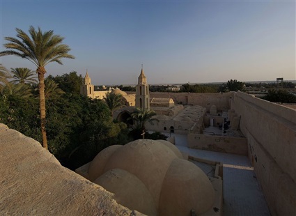 منظر عام للسور المحيط