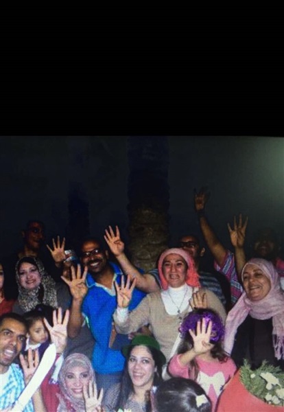 غادة نجيب وإشارة
