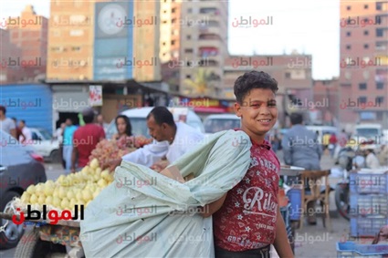 طفل أثناء عمله