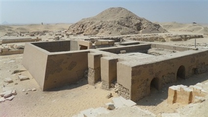 آثار دهشور