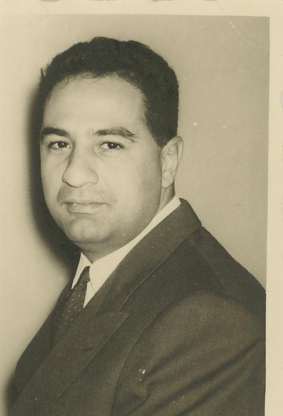 منهم من له جذور