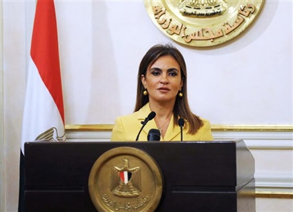 الوزيرة سحر نصر