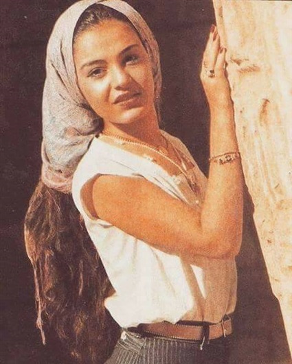 صفعت العندليب وهذه