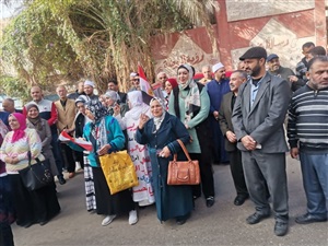 مسيرة حاشدة بمنطقة